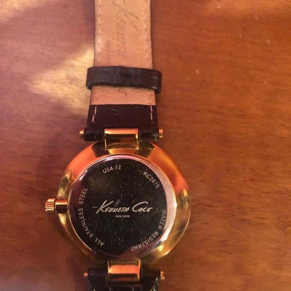 Kenneth Cole Watch with Leather Strap - Picture 5 of 7